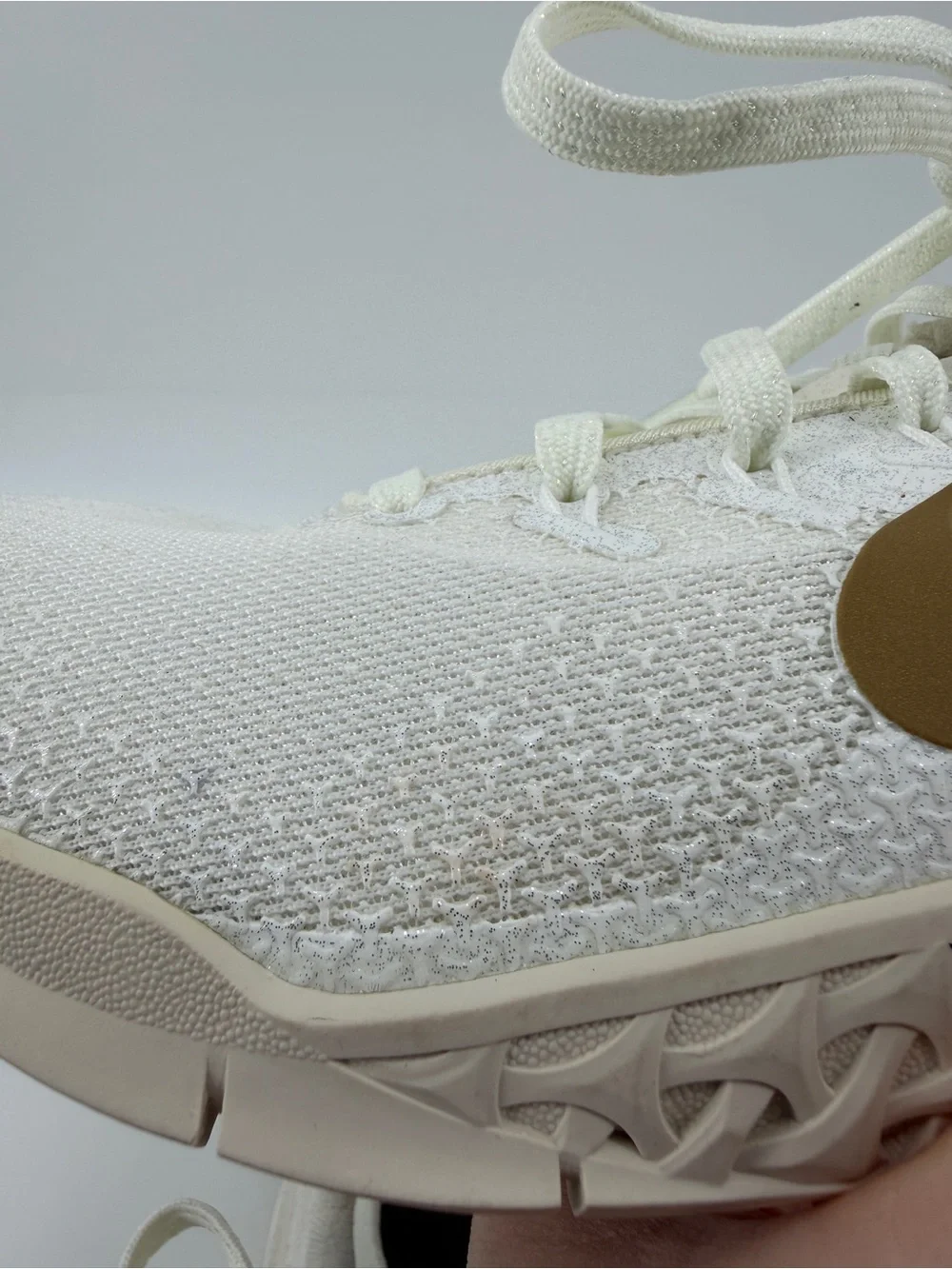 Nike Women’s Gymcore Athleisure Sporty Cream/Gold Athletic Training Shoes Sz8